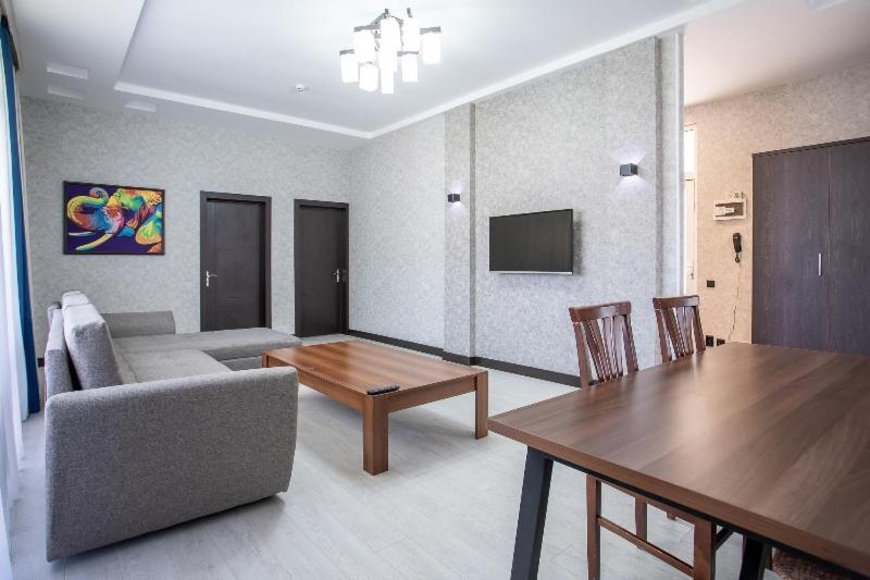 Avenue Park Hotel Yusufkhona Exterior photo